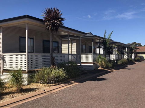 Sundowner Cabin And Tourist Park - Whitsundays Tourism 0
