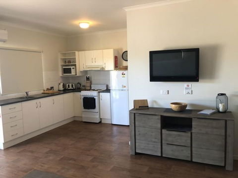 Sundowner Cabin And Tourist Park - Whitsundays Tourism 2