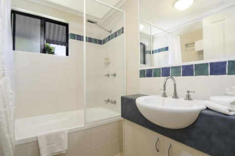 Bay Villas Resort Port Douglas - YWait Travel 15