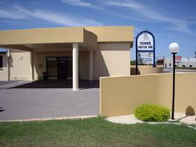 Golden Chain Tower Motor Inn - Tourism Brisbane 0