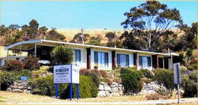 Victor Harbor Seaview Apartments - Byron Bay Accommodation 0