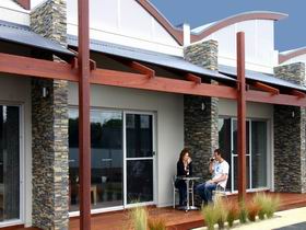 A Must @ Coonawarra - Wagga Wagga Accommodation 0