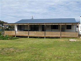 Surfin Sceales Beach House - Sunshine Coast Guide 0