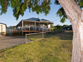 Serenity Holiday House - Accommodation Perth 0