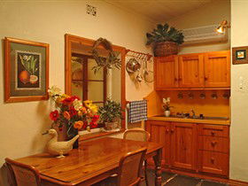 Citrus Cottage - Wagga Wagga Accommodation 0
