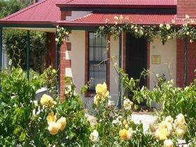 Wine And Roses Bed And Breakfast - Carnarvon Accommodation 0
