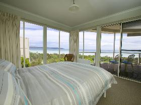 Malibu Lodge - Accommodation Yamba 0