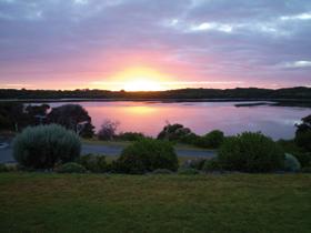 Lake View Apartments - Accommodation Whitsundays 0