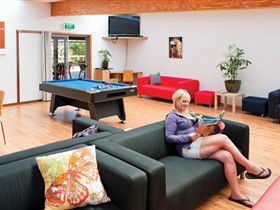 Vivonne Bay Lodge - Whitsundays Tourism 0