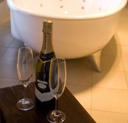 Merlot & Verdelho - Accommodation Broken Hill 1