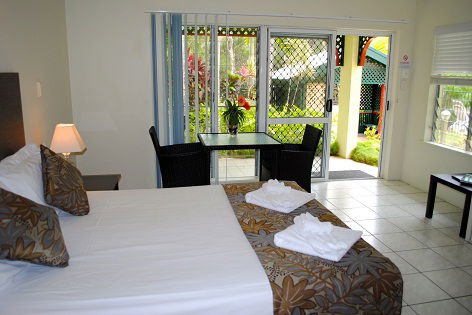 The Port Douglas Queenslander - YWait Travel 5