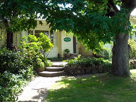 Magnolia Cottage B&B - WA Accommodation 0
