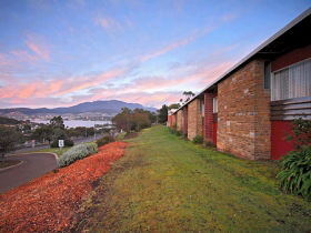 City View Motel - Whitsundays Tourism 0