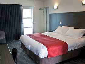 Brighton Hotel Motel - Accommodation Airlie Beach 0