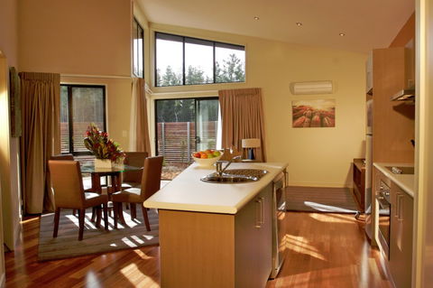 Wyndham Seven Mile Beach - Casino Accommodation 8