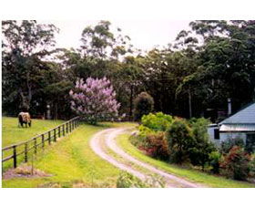 Bundara Farm Cottages - Accommodation Airlie Beach 0