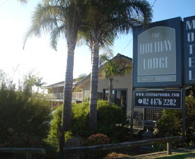 Holiday Lodge Motor Inn - Whitsundays Tourism 0