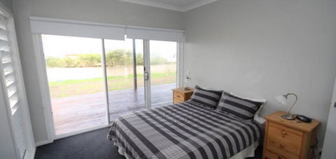 36 Kianga Parade - WA Accommodation 3