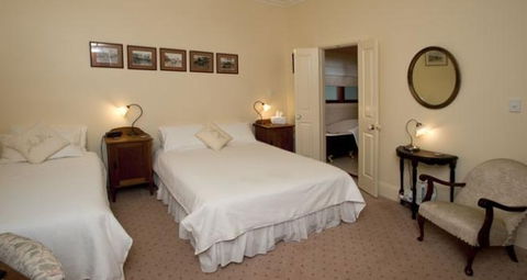 Acacia House Bed And Breakfast - YWait Travel 4