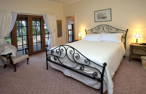 Acacia House Bed And Breakfast - YWait Travel 5