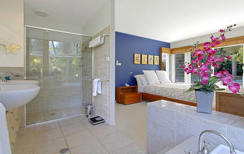 Abode At Byron - YWait Travel 0