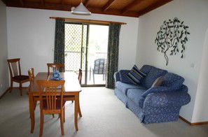 Murray Bank Holiday Units And Yabby Farm - Townsville Tourism 3