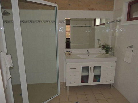 Avon View Stays - YWait Travel 2