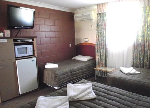 Clansman Motel - Townsville Tourism 1