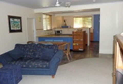 Leeway Beach House - Townsville Tourism 0
