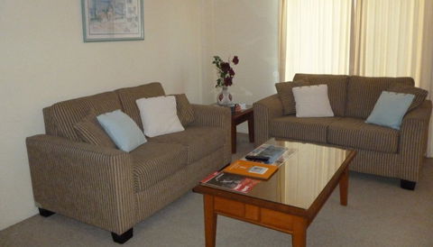 Le Lavandou Holiday Apartments - YWait Travel 5