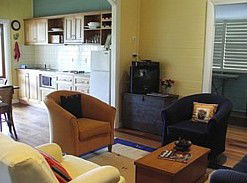 Blue House Family Accommodation - YWait Travel 5