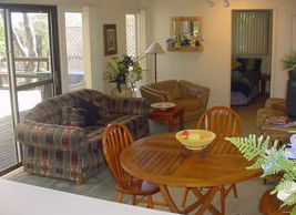Lakeview Cottage - Casino Accommodation 5