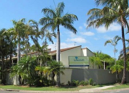 Le Court Villas - WA Accommodation 0