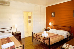Easystay Motel - Holiday Sydney 0
