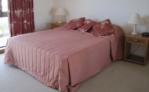 Beach Palms Holiday Apartments - Carnarvon Accommodation 3