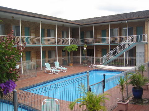 The Coasters Motel - Whitsundays Tourism 0