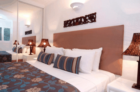 Agincourt Beachfront Apartments - Townsville Tourism 1