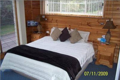 Bateau Bay Beachfront Luxury Accomodation - YWait Travel 1