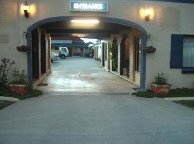 Golden Harvest Motel - YWait Travel 2