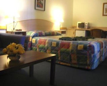Golden Harvest Motel - YWait Travel 3
