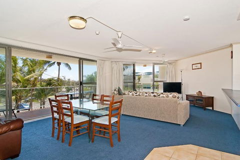 Chateau Royale Beach Resort - Carnarvon Accommodation 0