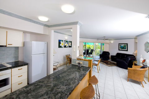 On The Beach Holiday Apartments - Carnarvon Accommodation 6