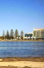 The Entrance Waldorf Apartment Hotel - Townsville Tourism 0