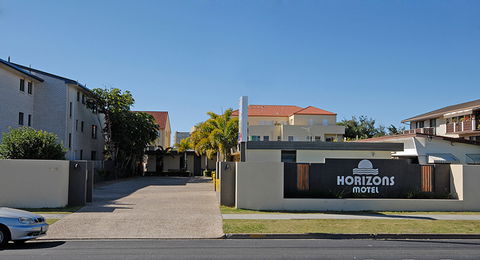 Horizons Motel - YWait Travel 0