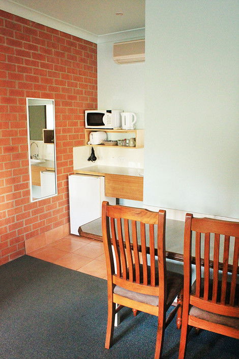 Catalina Motel Lake Macquarie - Casino Accommodation 4