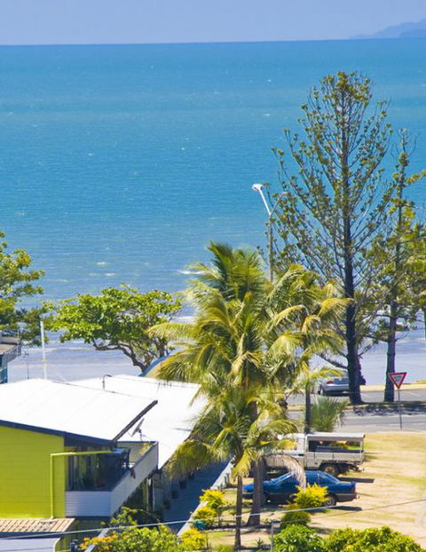 Surfside Motel - Yeppoon - Accommodation Find 0