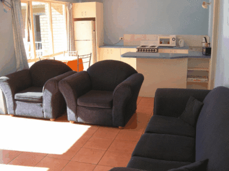 Sunset Court Holiday Apartments - Carnarvon Accommodation 5