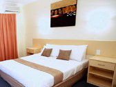 Emerald Maraboon Motor Inn - YWait Travel 0