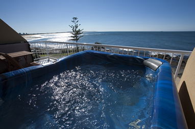 Oceanfront Motel - YWait Travel 1