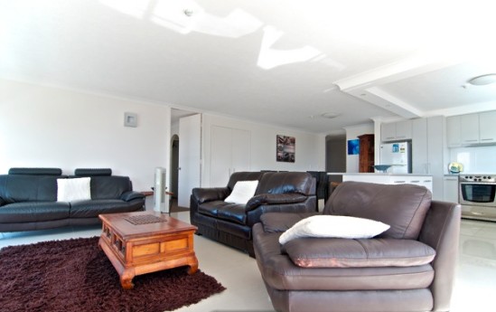 SURFERS CHALET HOLIDAY APARTMENTS - thumb 2